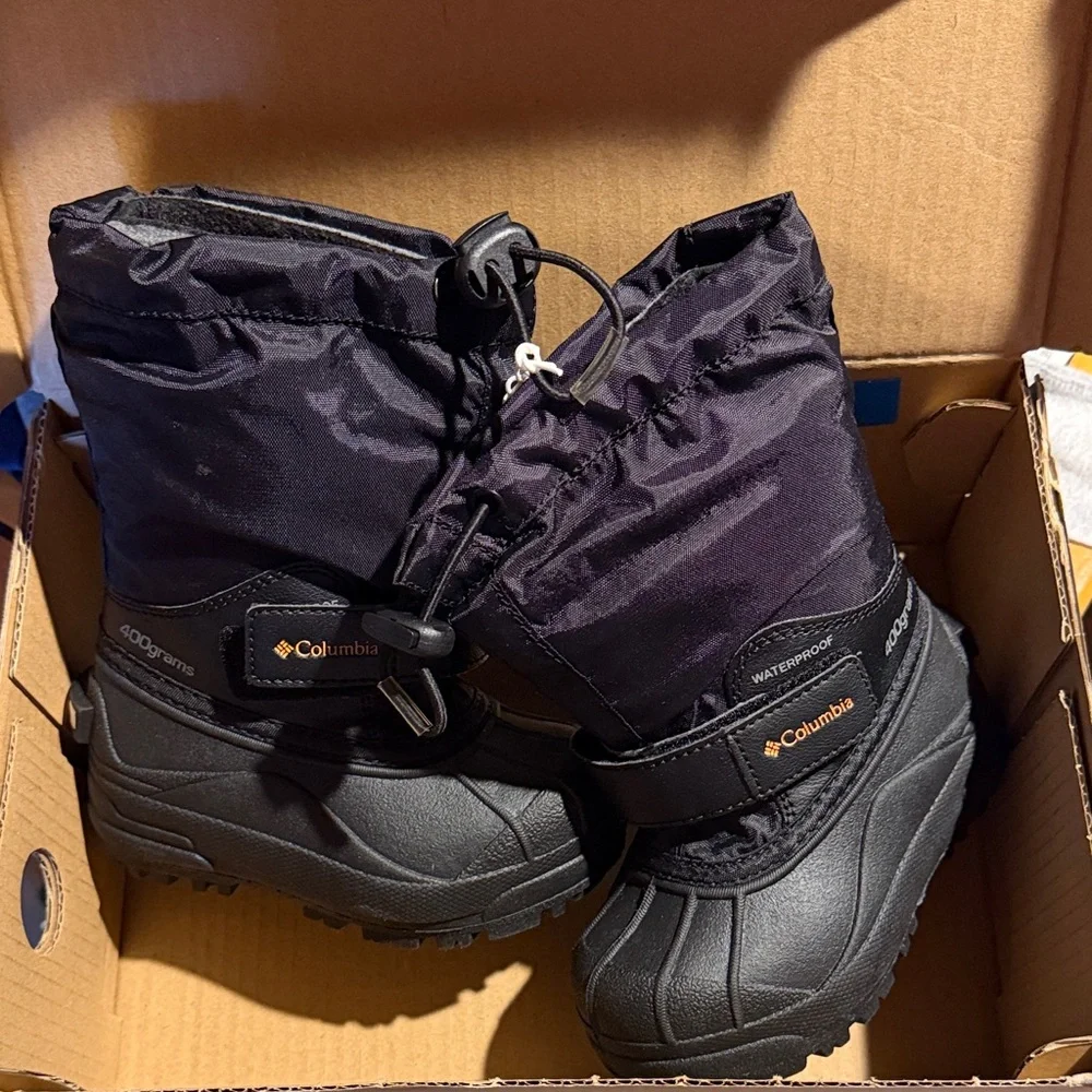NEW Columbia Black children’s powderbug(TM) Insulated 400g Waterproof Snow Boots